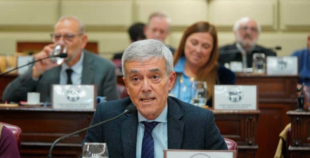 Para Agosto, el gobierno provincial tuvo premura por la reforma jubilatoria pero no en el cobro de la deuda previsional nacional.