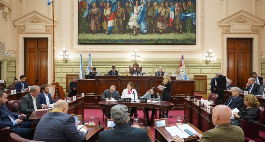 La legislatura declaró en emergencia a la prestación del servicio público de agua potable y desagües