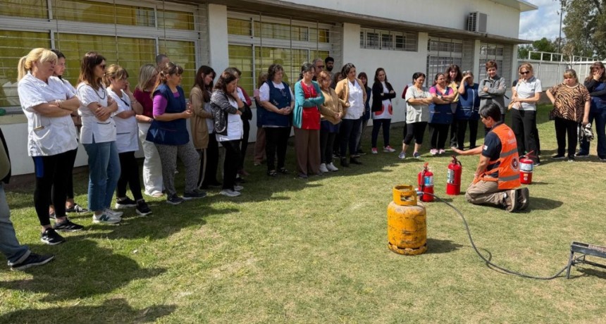Capacitan a miles de docentes y directivos en c&oacute;mo actuar ante diversas emergencias