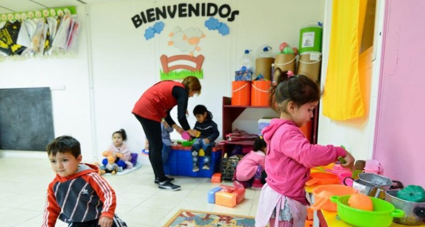 Cantero anunció el inicio de la presencialidad total de los jardines de infantes.