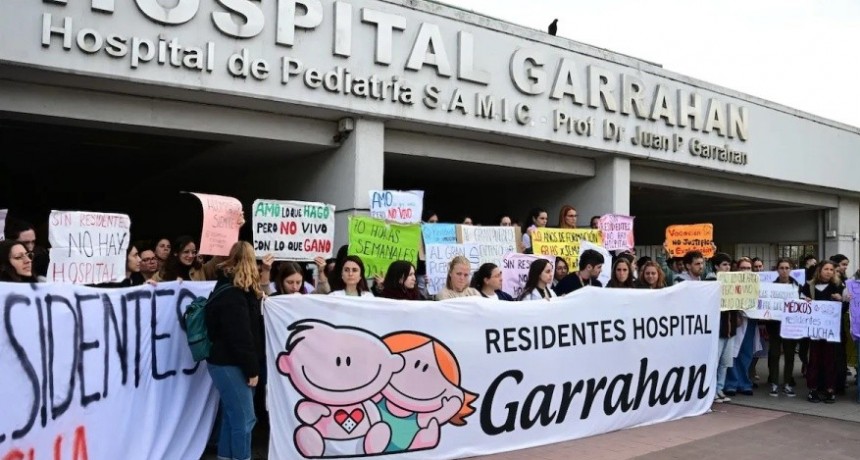 Médicos del Hospital Garrahan piden a Pullaro que apoye la emergencia en salud infantil