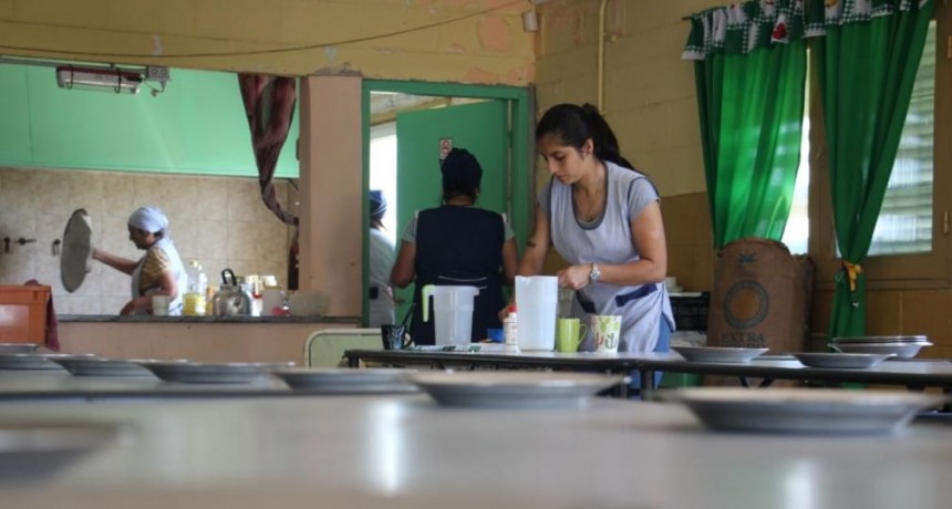 Habrá “asistencia perfecta” para asistentes escolares