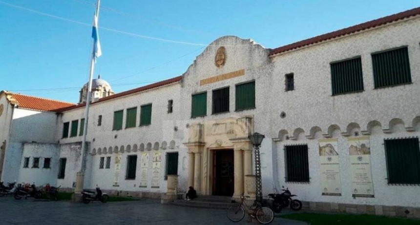 Los maestros que no adhieran este martes al paro deberán completar la declaración jurada