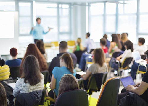 En 19 de las 24 provincias la inversión educativa cayó en la última década