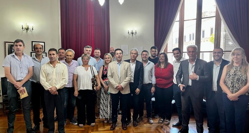 La provincia firmó nuvos convenios de préstamos con municipios y comunas 