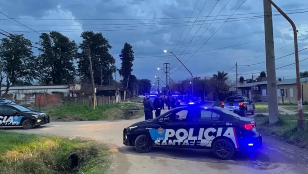 Asesinaron a una mujer en Esperanza y el presunto autor se mató luego en su moto